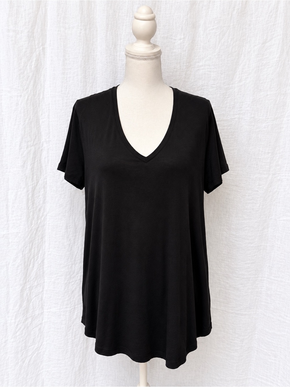 Addition Elle Modern Black V-Neck Relaxed Tunic Top Plus Size 1X